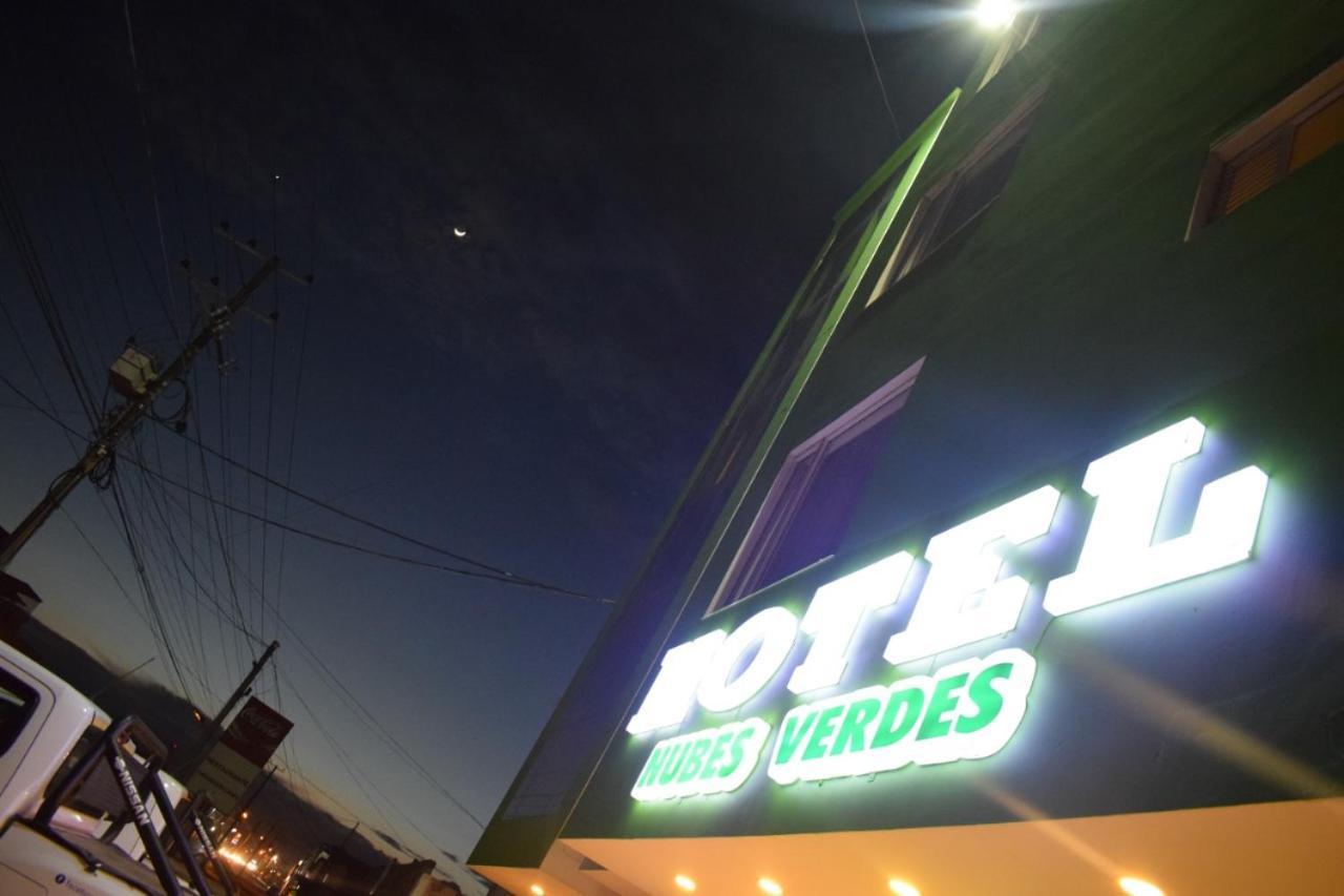 איפיאלס Hotel Nubes Verdes מראה חיצוני תמונה